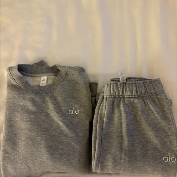 ALO Accolade sweatsuit in athletic heather grey - Picture 1 of 9